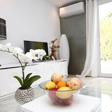 R02 Luxury Apartment In Villa With Pool And Garden Marbella Buitenkant foto