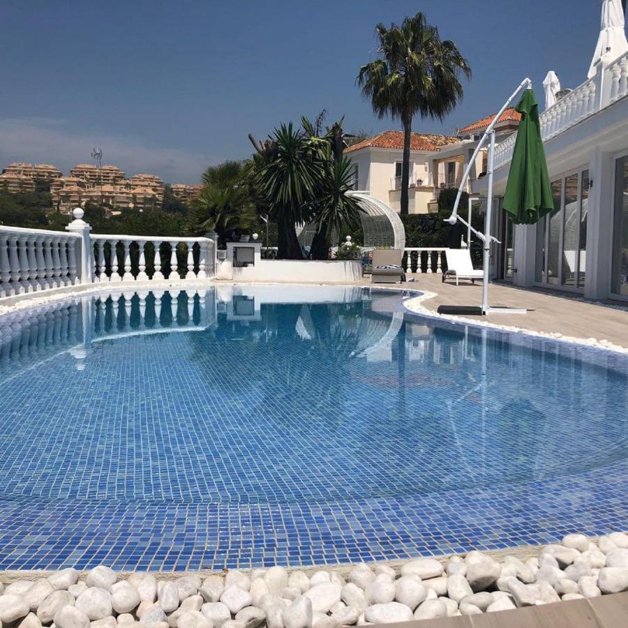 R02 Luxury Apartment In Villa With Pool And Garden Marbella Buitenkant foto